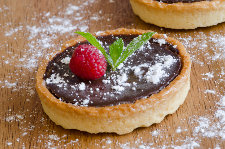 Tartaletas de chocolate y nata