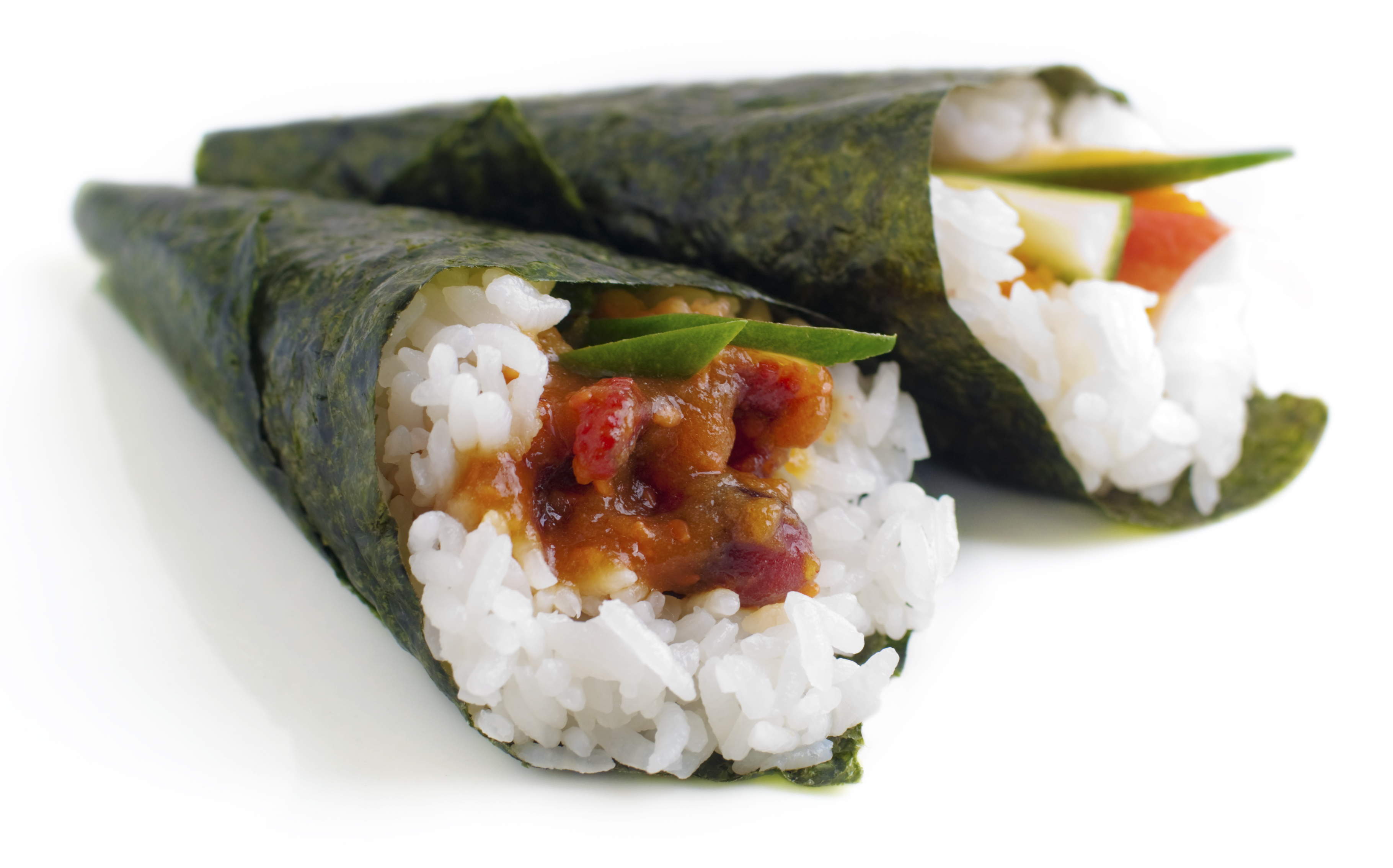 Temaki sushi con variedad de carnes