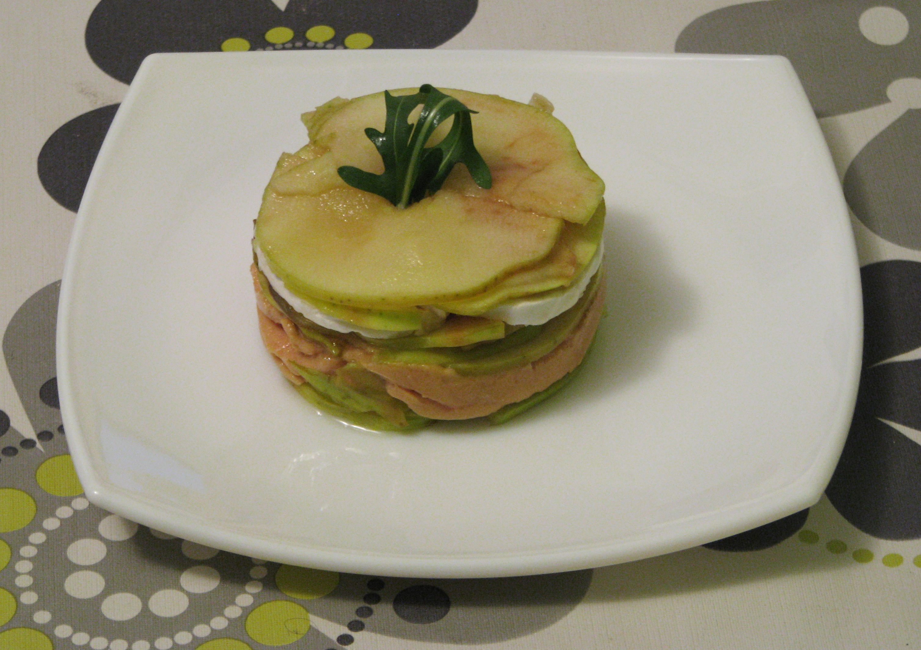 Timbal de foie, manzana y queso de cabra