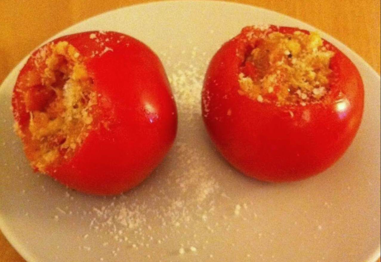 Tomates rellenos de bacalao y calabacín