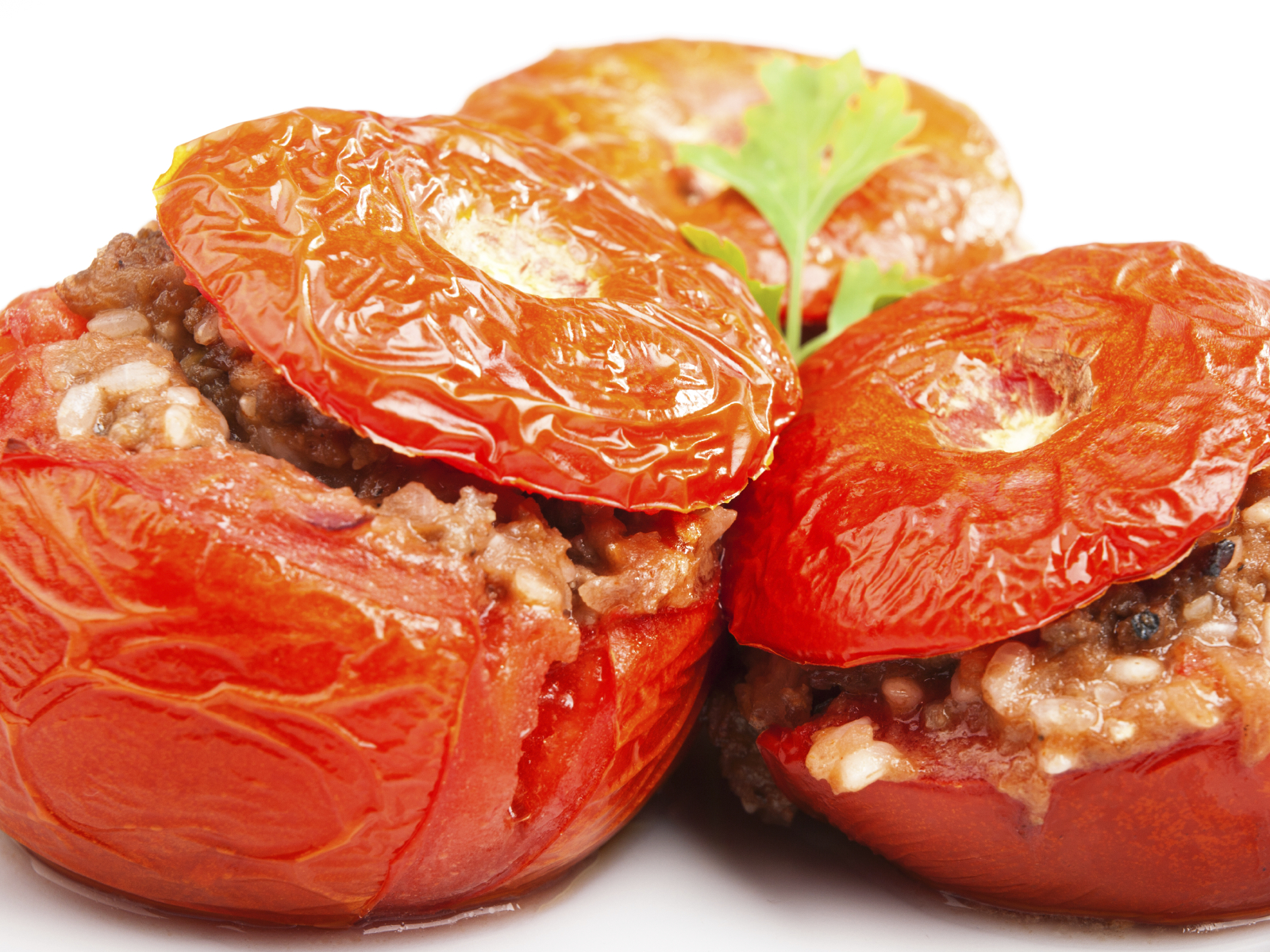 Tomates peritas rellenos de arroz, atún y salsas