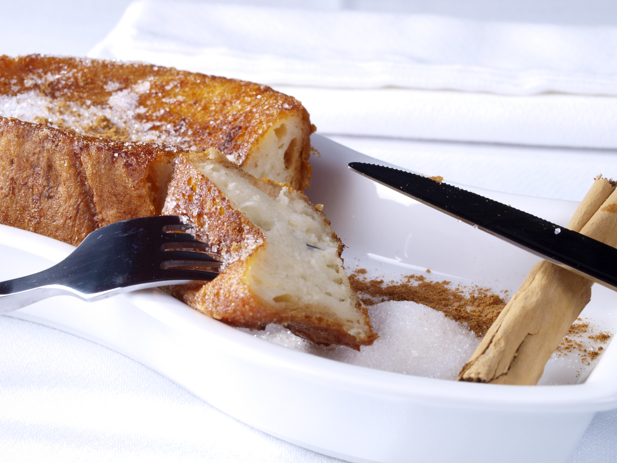 Torrijas con azúcar y canela