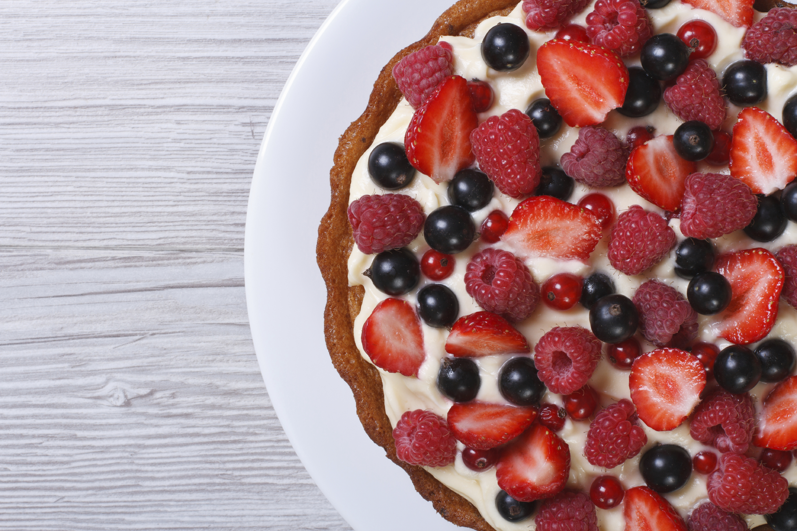 Torta de crema y frutillas