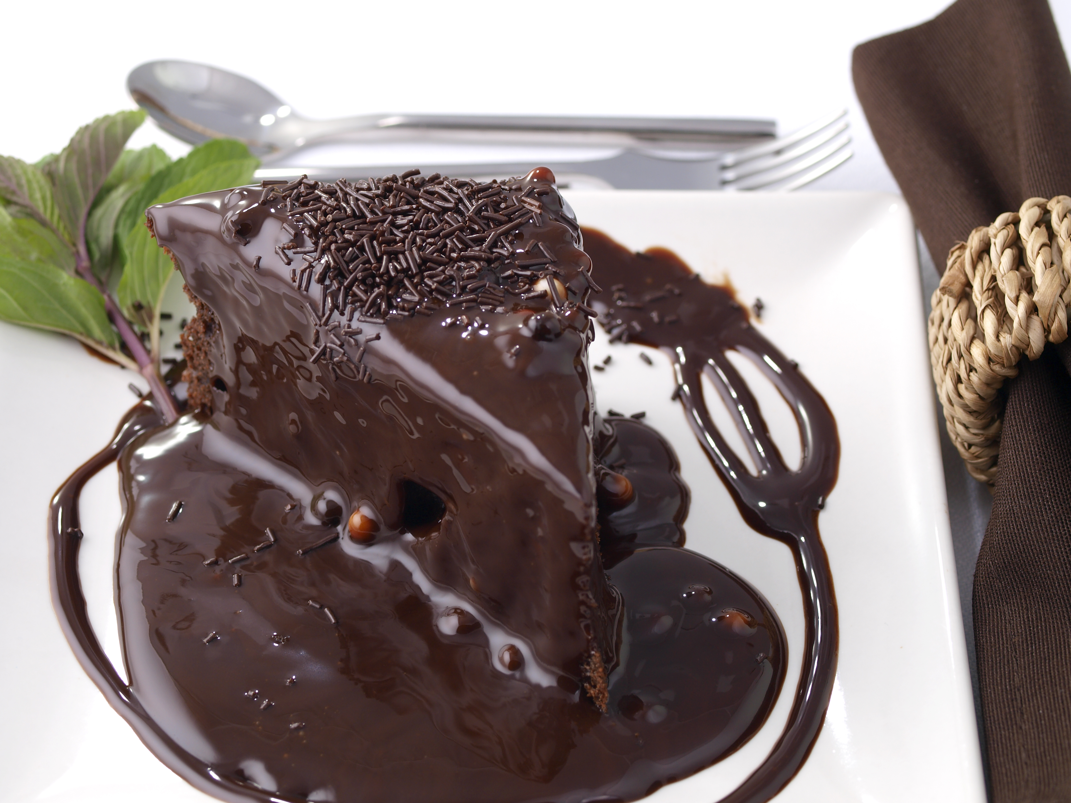 Torta negra con chocolate y especias