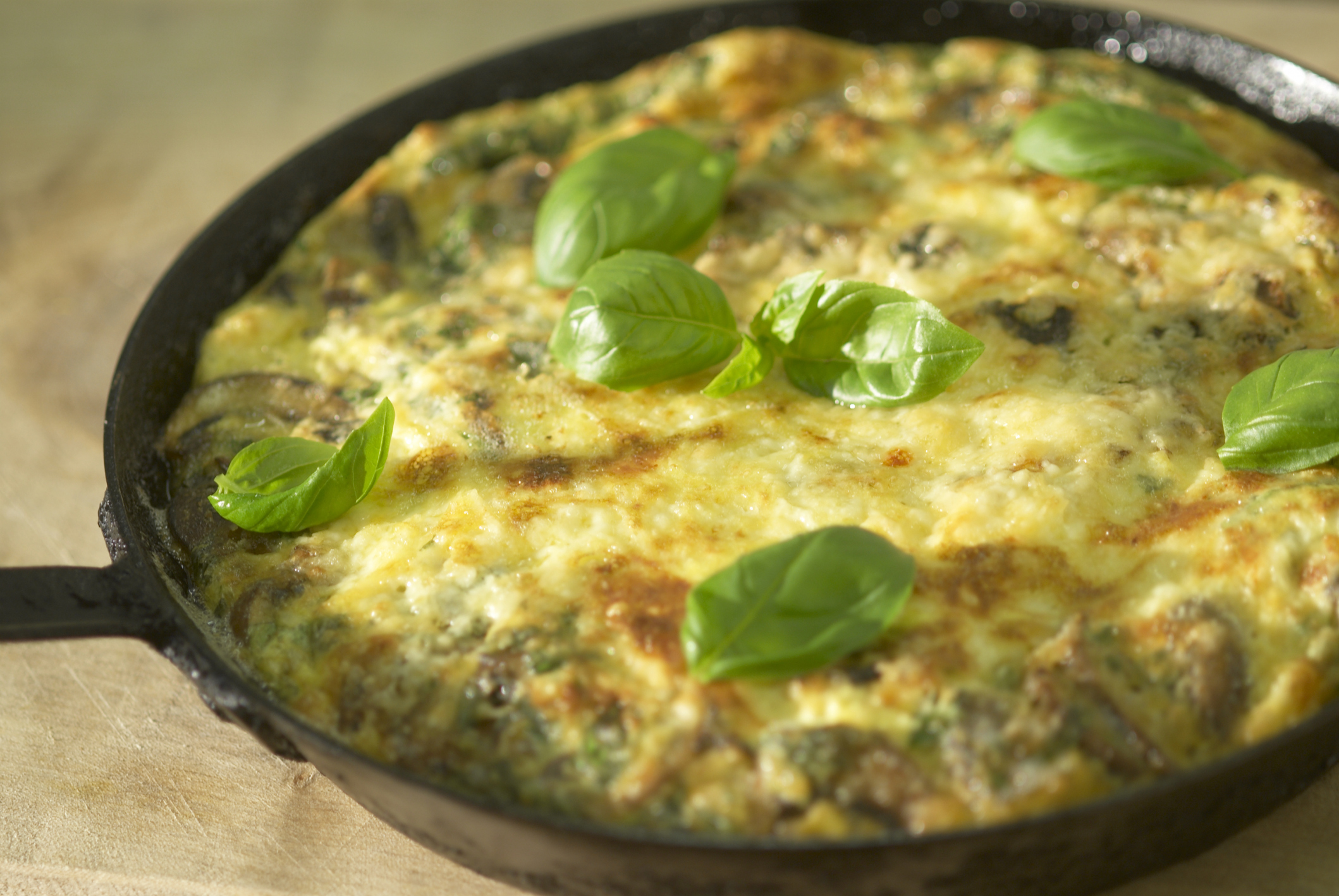 Tortilla de espinacas, cebolla y queso