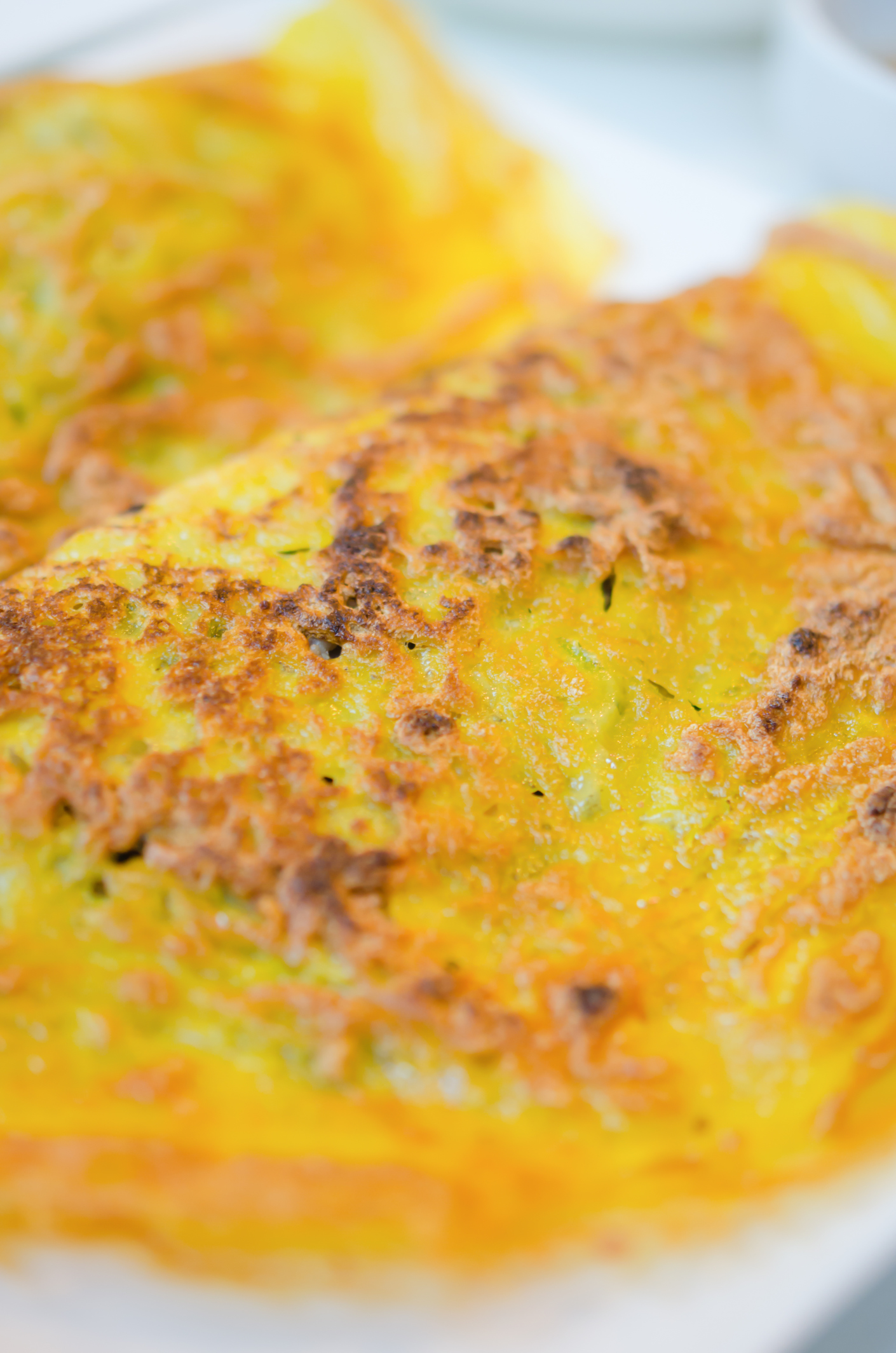 Tortilla de gambas y guisantes