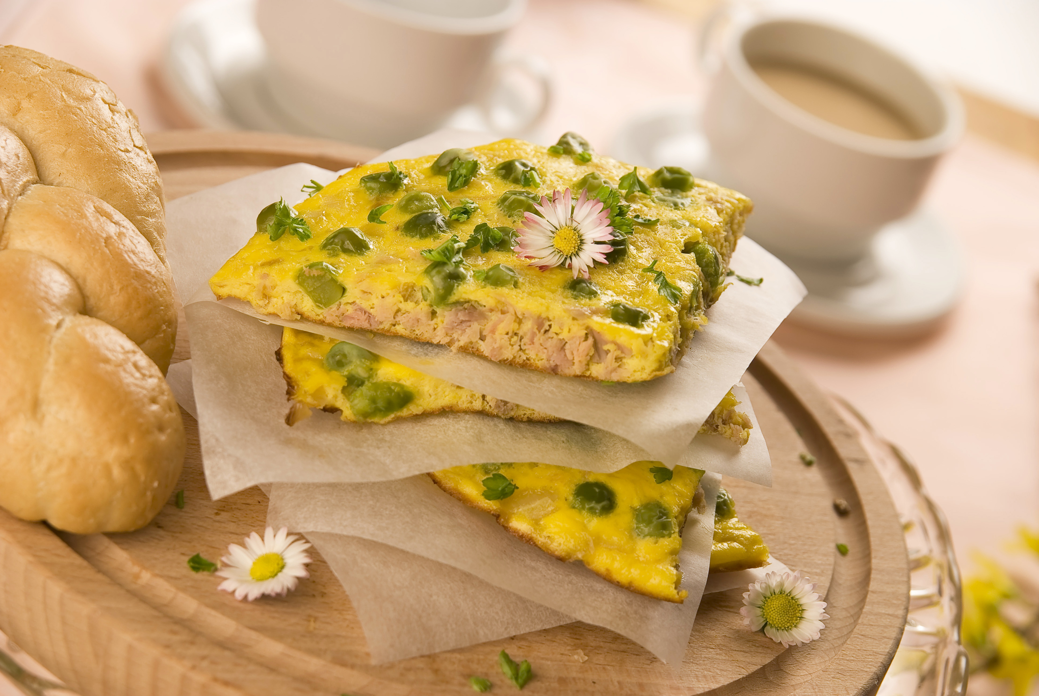 Tortilla de guisantes y atún
