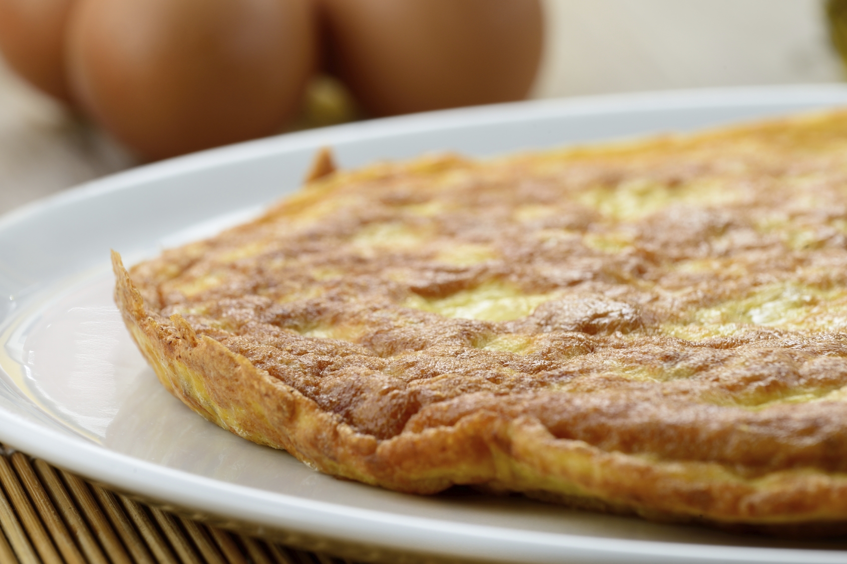 Tortilla de patatas con queso y merken