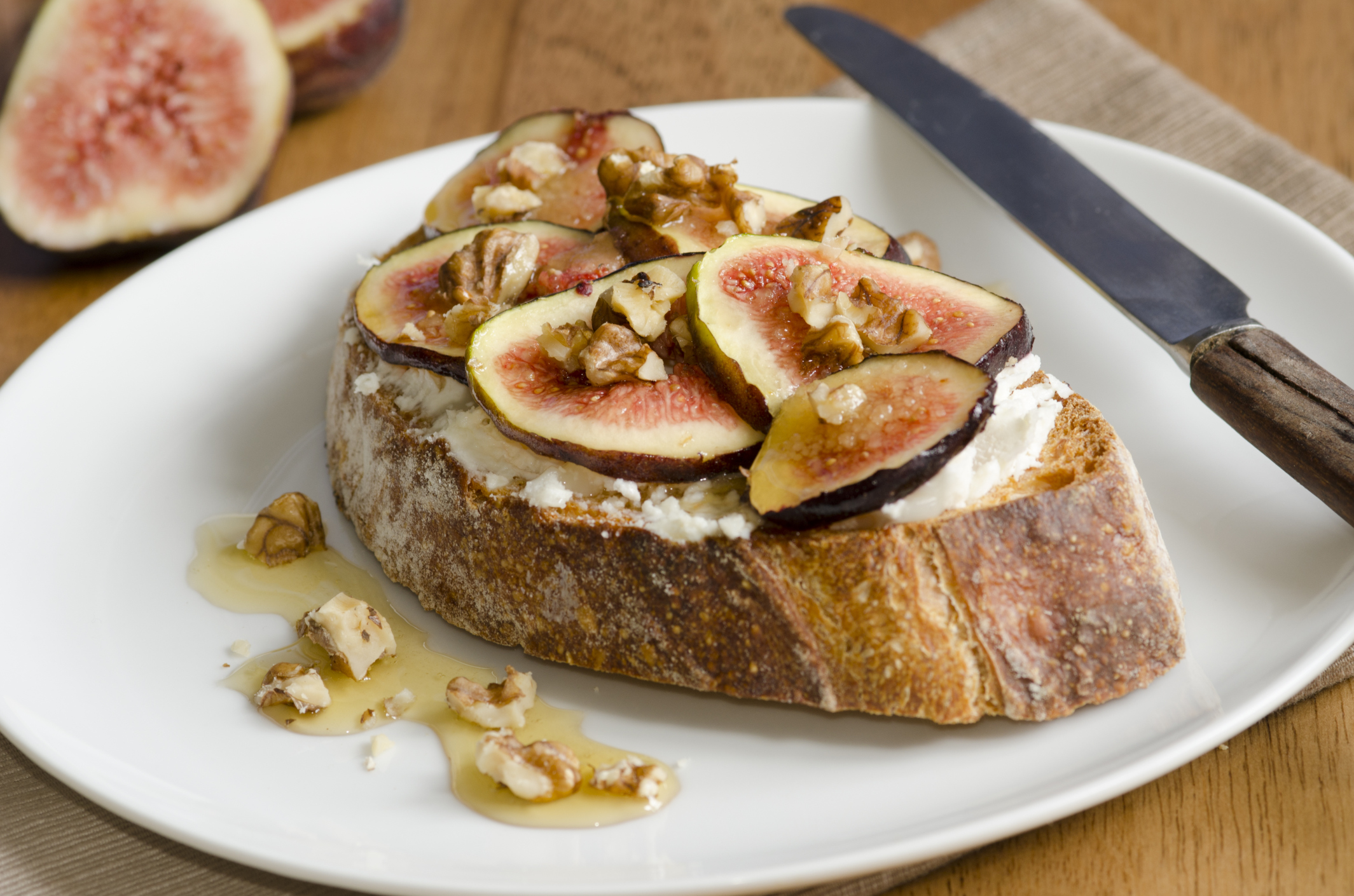 tostadas de queso con higos