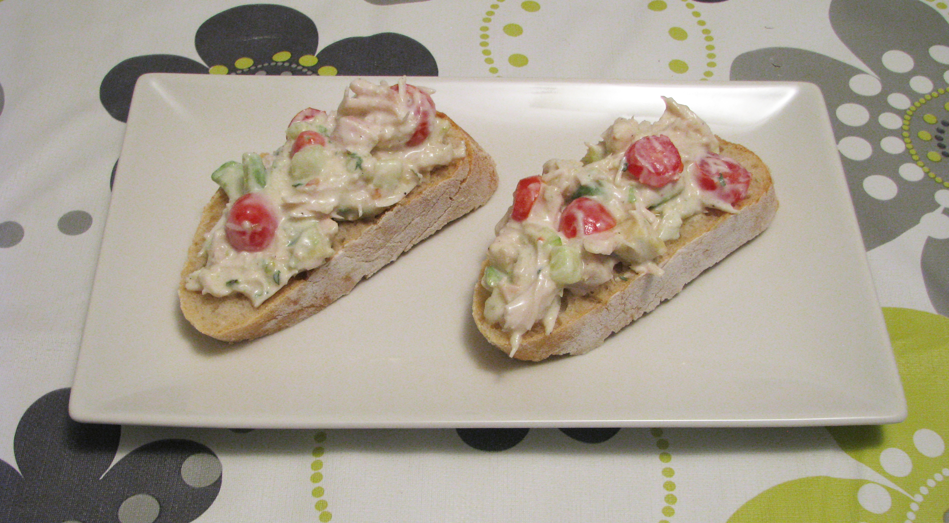 Tostas de ensalada de pollo