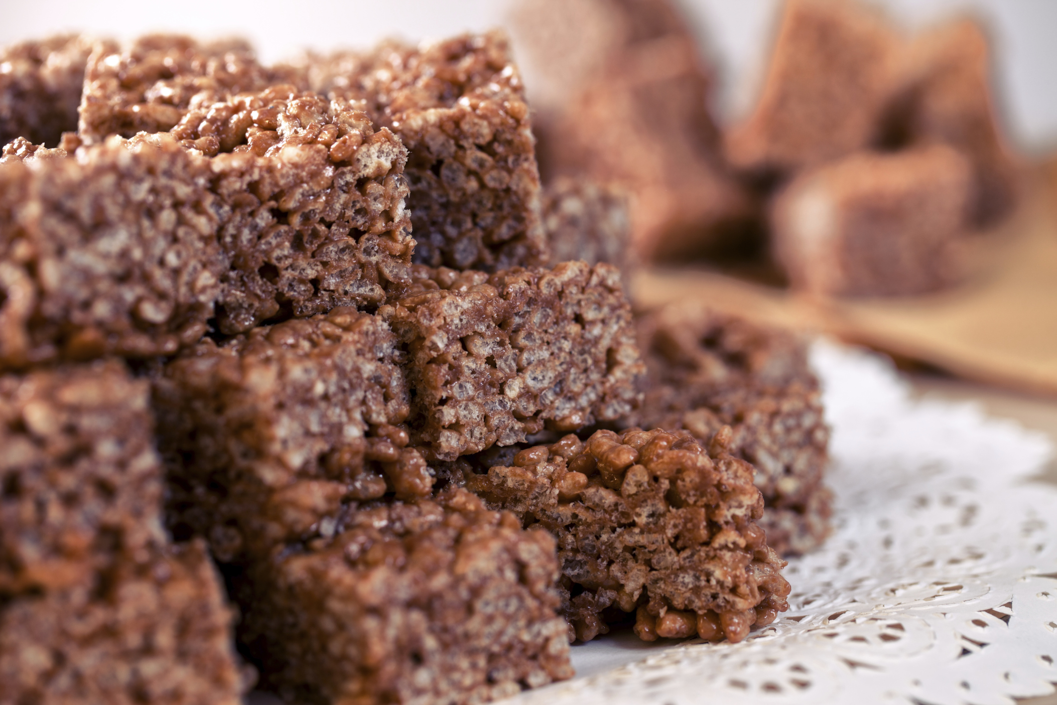 Turrón de chocolate con arroz inflado (rice krispies)