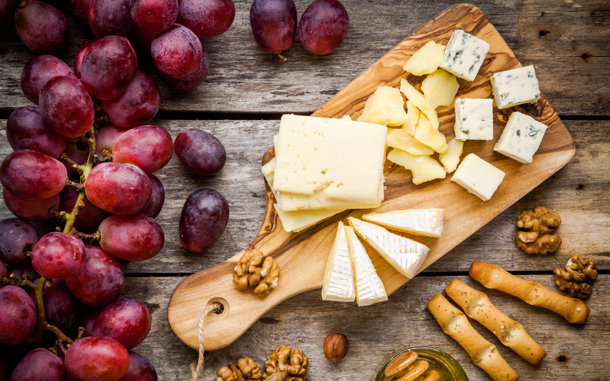 Uvas con queso… saben a beso Uvas con queso… saben a beso